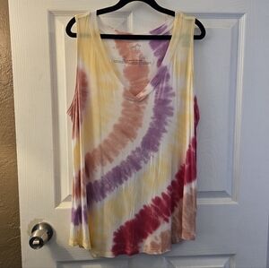 Tie-Dye V-Neck Tank Top